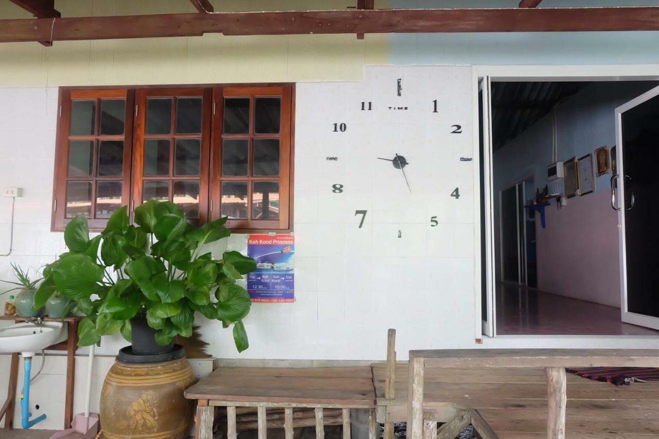 Lungkluay Homestay Ko Kut Екстериор снимка